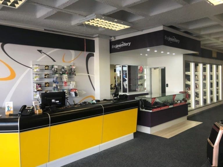 Cash Converters jewellery-display